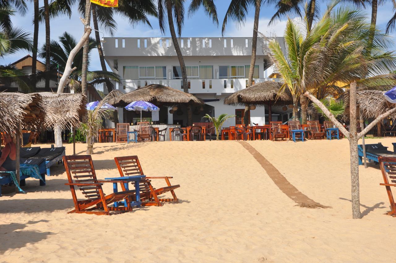Copacabana Beach Hotel Hikkaduwa Exterior photo