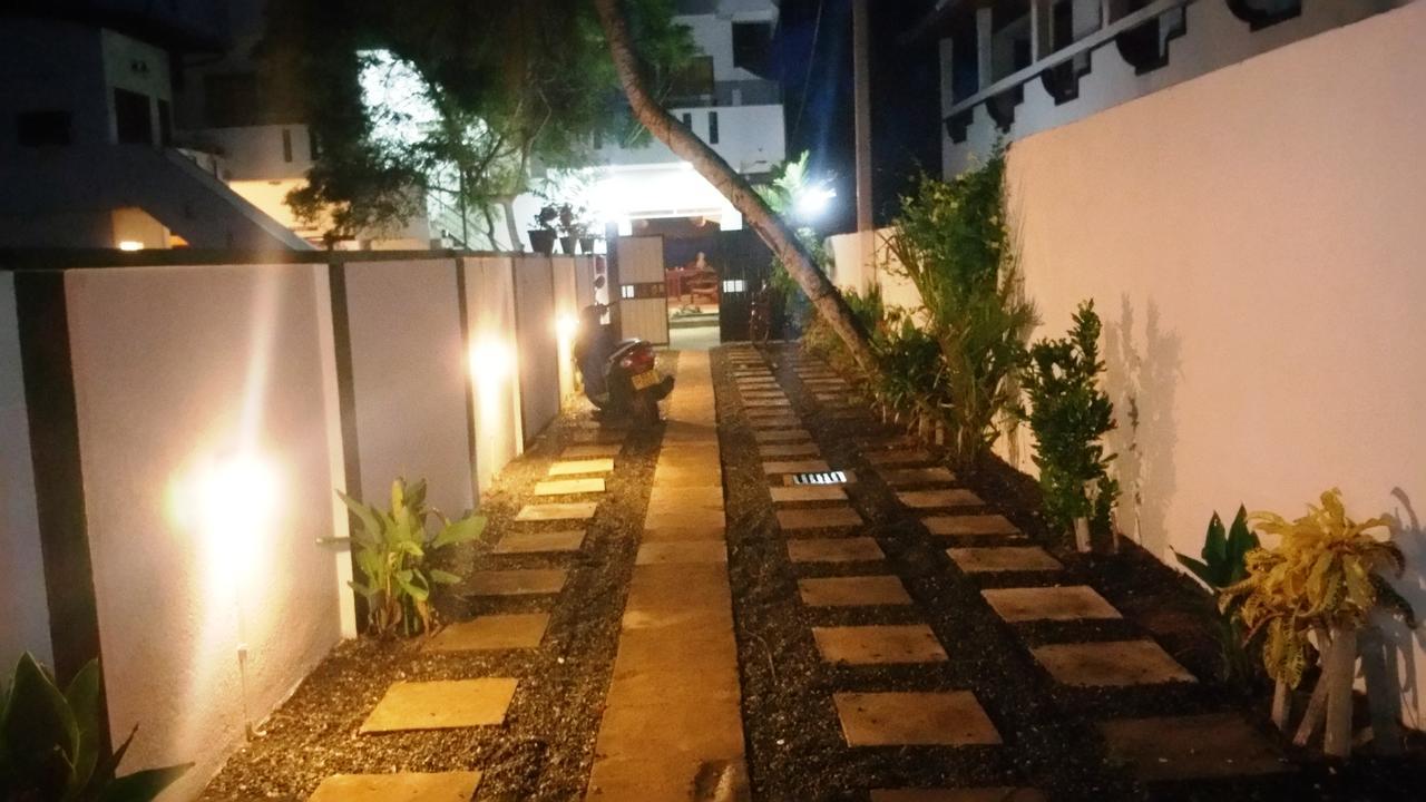 Copacabana Beach Hotel Hikkaduwa Exterior photo